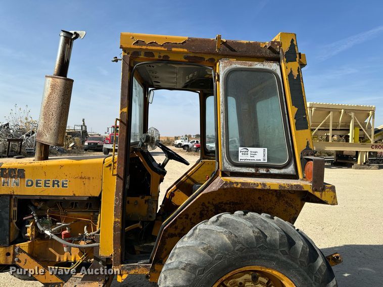 image for item DW2358 1984 John Deere 401D tractor