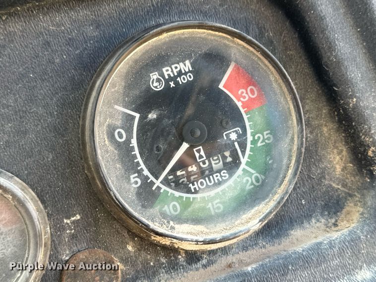 image for item DW2358 1984 John Deere 401D tractor