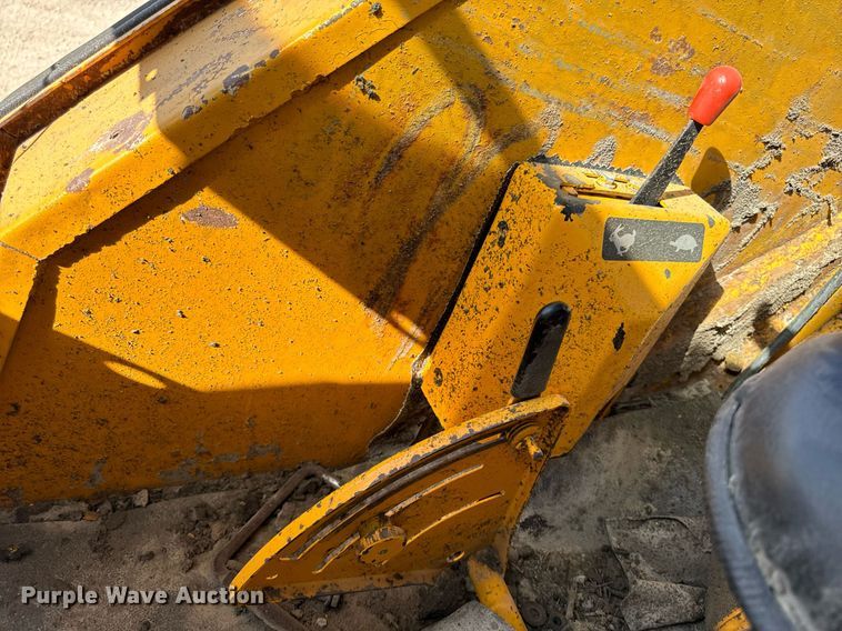 image for item DW2358 1984 John Deere 401D tractor