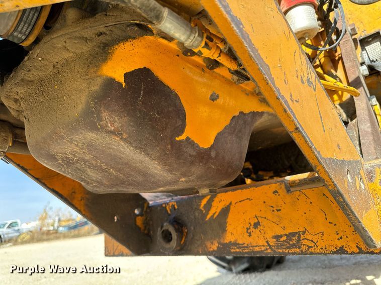 image for item DW2358 1984 John Deere 401D tractor