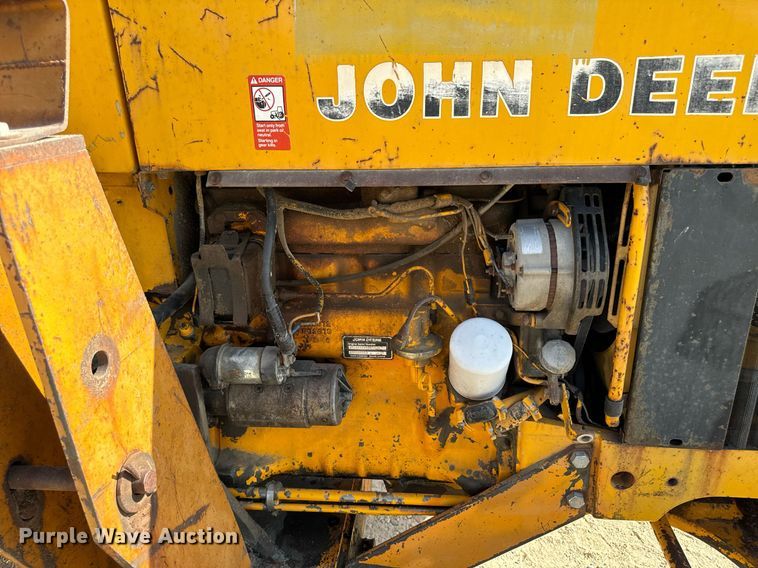image for item DW2358 1984 John Deere 401D tractor
