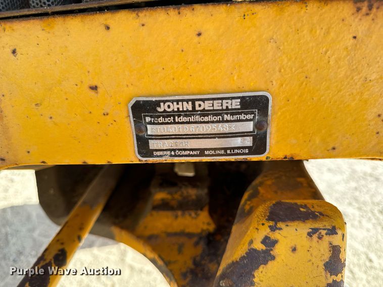 image for item DW2358 1984 John Deere 401D tractor