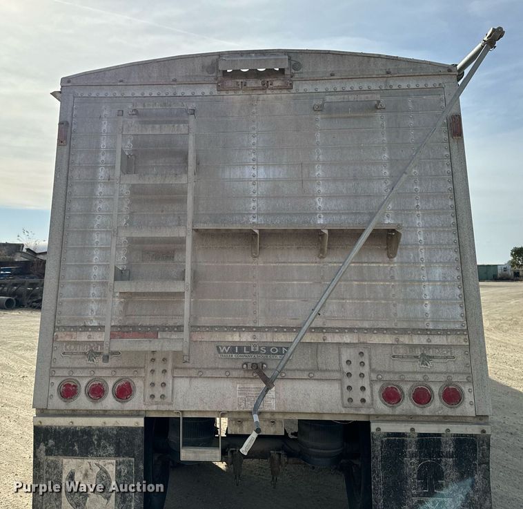 image for item DW2364 2002 Wilson DWH-400 grain trailer