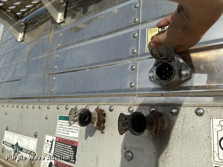 image for item DW2364 2002 Wilson DWH-400 grain trailer