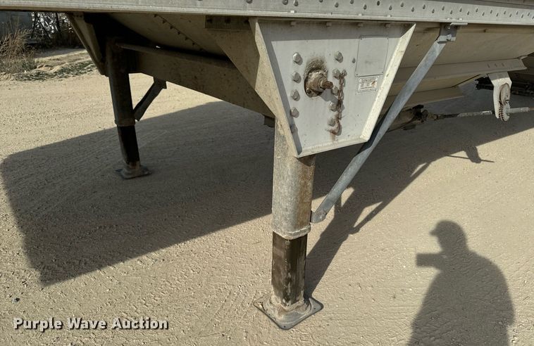 image for item DW2364 2002 Wilson DWH-400 grain trailer