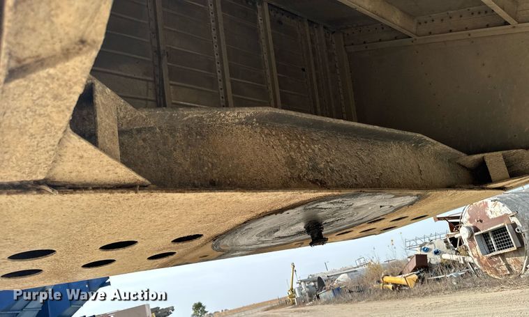 image for item DW2364 2002 Wilson DWH-400 grain trailer