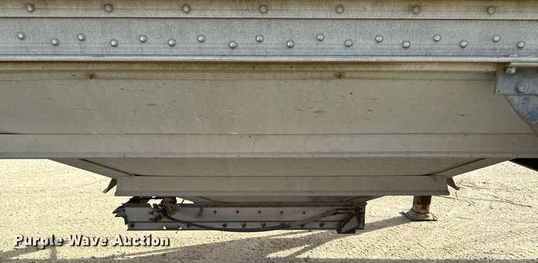 image for item DW2364 2002 Wilson DWH-400 grain trailer