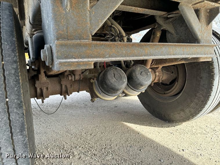 image for item DW2364 2002 Wilson DWH-400 grain trailer