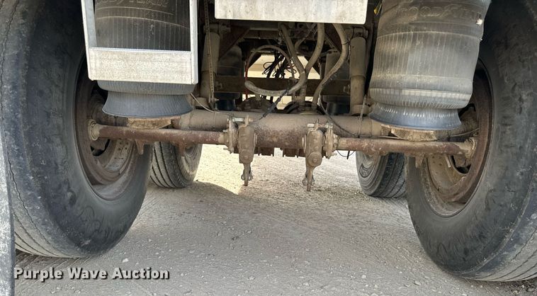 image for item DW2364 2002 Wilson DWH-400 grain trailer