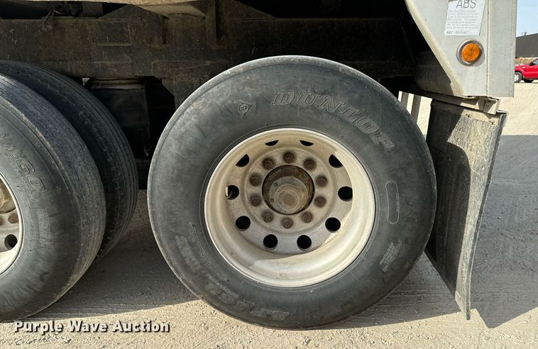 image for item DW2364 2002 Wilson DWH-400 grain trailer