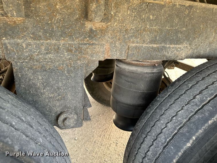 image for item DW2364 2002 Wilson DWH-400 grain trailer