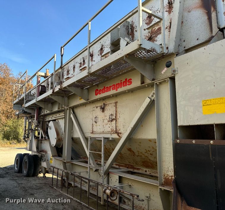 image for item DW2365 1995 CedarRapids Super 72 crusher