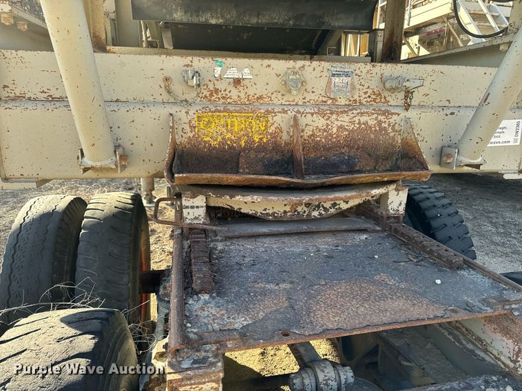 image for item DW2365 1995 CedarRapids Super 72 crusher