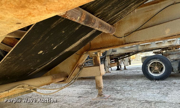 image for item DW2365 1995 CedarRapids Super 72 crusher