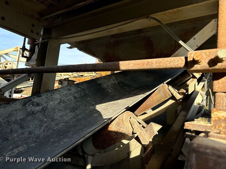 image for item DW2365 1995 CedarRapids Super 72 crusher