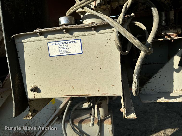 image for item DW2365 1995 CedarRapids Super 72 crusher