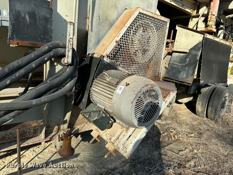 image for item DW2365 1995 CedarRapids Super 72 crusher