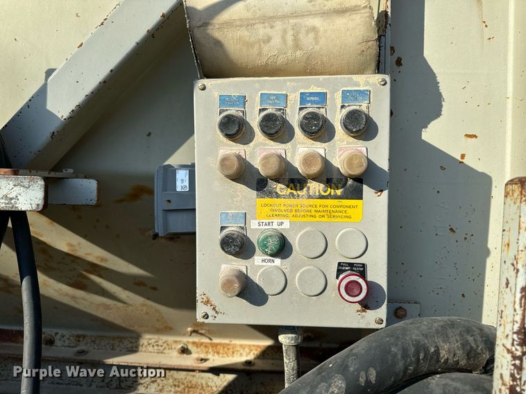 image for item DW2365 1995 CedarRapids Super 72 crusher