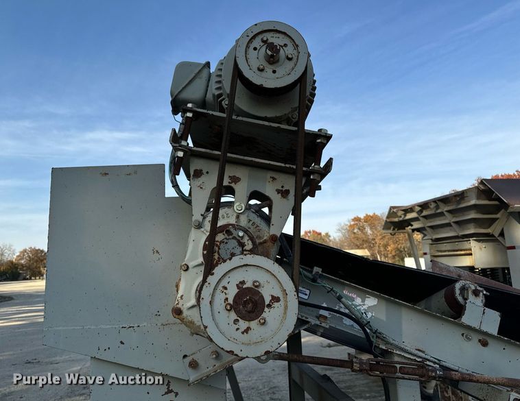 image for item DW2365 1995 CedarRapids Super 72 crusher