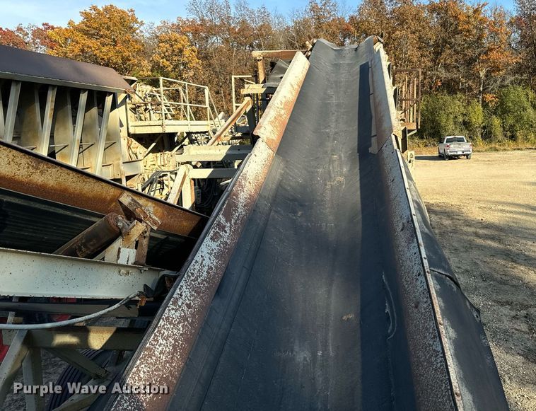 image for item DW2365 1995 CedarRapids Super 72 crusher