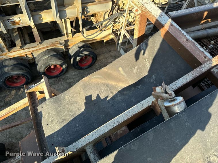 image for item DW2365 1995 CedarRapids Super 72 crusher