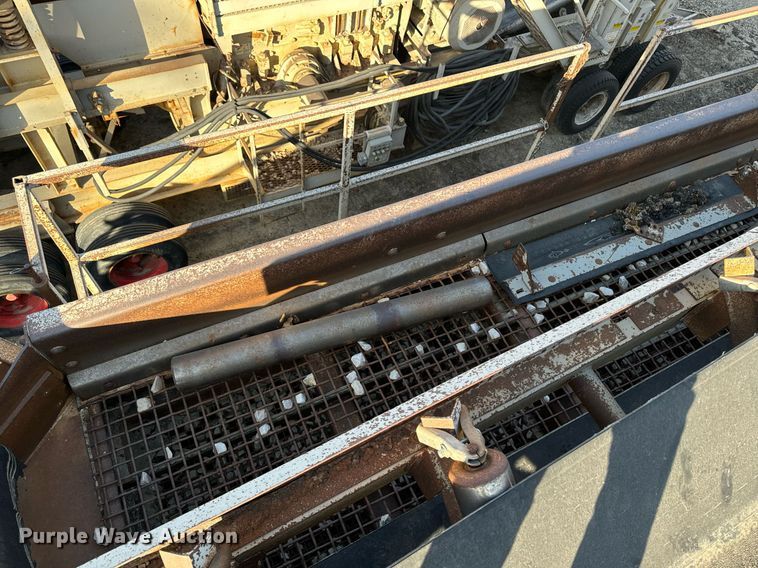 image for item DW2365 1995 CedarRapids Super 72 crusher