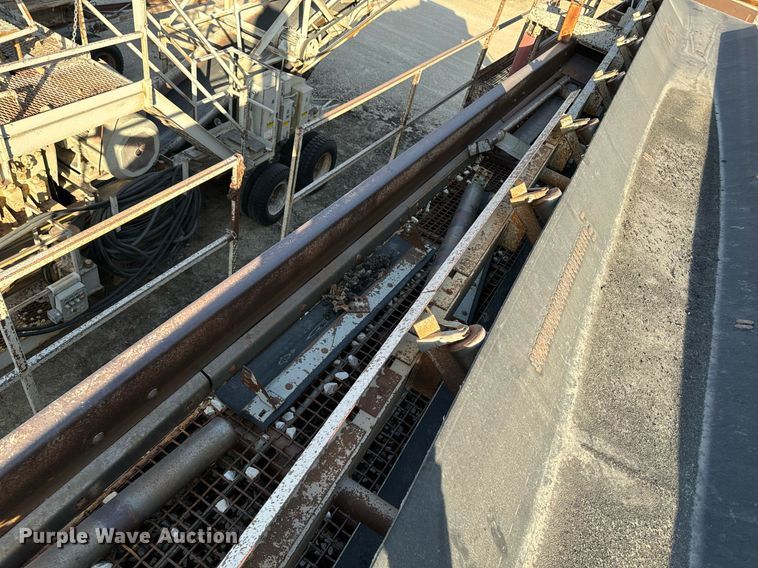 image for item DW2365 1995 CedarRapids Super 72 crusher