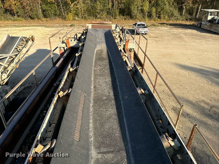 image for item DW2365 1995 CedarRapids Super 72 crusher