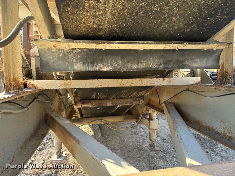 image for item DW2365 1995 CedarRapids Super 72 crusher