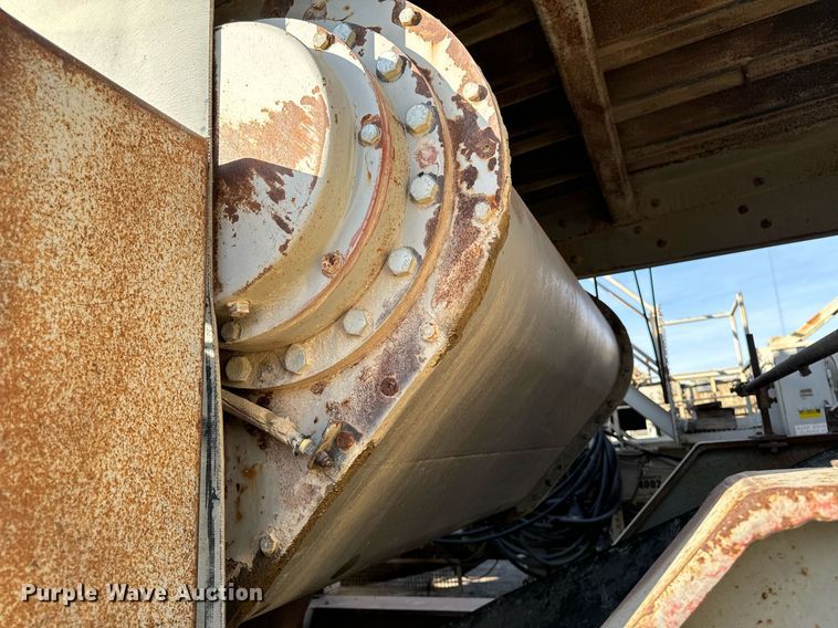 image for item DW2365 1995 CedarRapids Super 72 crusher