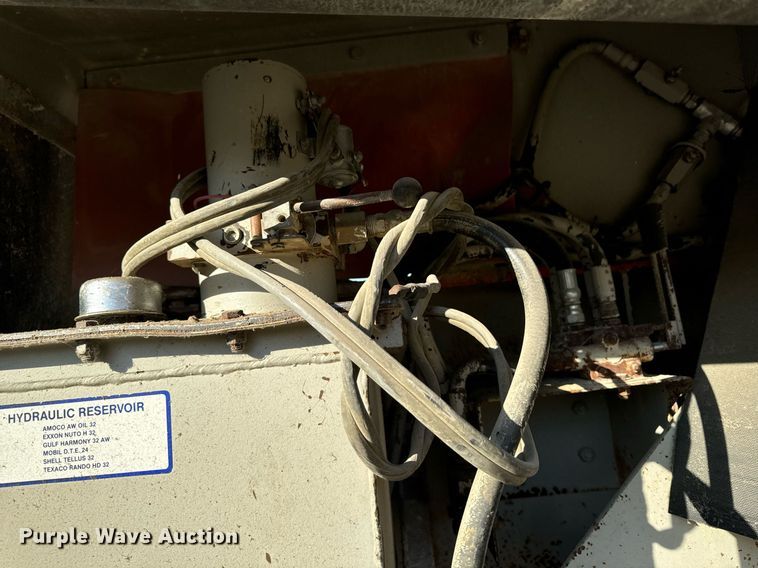 image for item DW2365 1995 CedarRapids Super 72 crusher