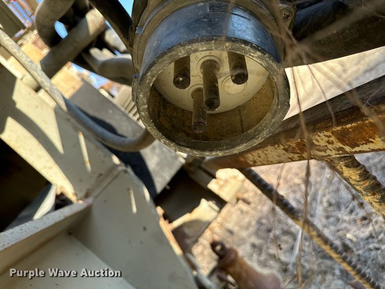 image for item DW2365 1995 CedarRapids Super 72 crusher