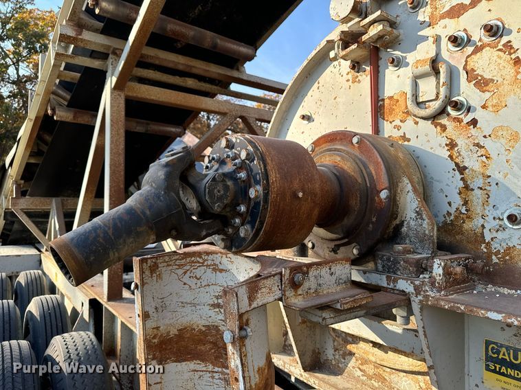 image for item DW2365 1995 CedarRapids Super 72 crusher