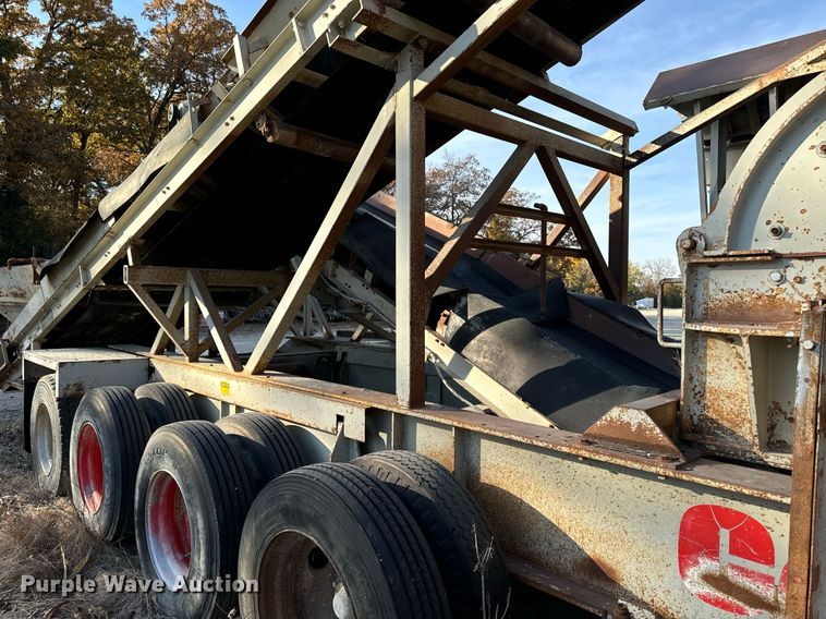 image for item DW2365 1995 CedarRapids Super 72 crusher