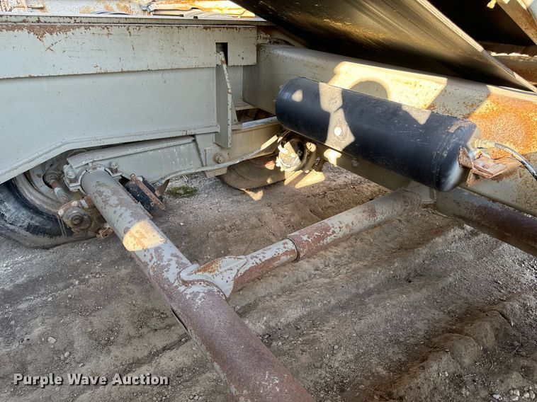 image for item DW2365 1995 CedarRapids Super 72 crusher