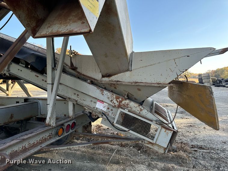 image for item DW2365 1995 CedarRapids Super 72 crusher