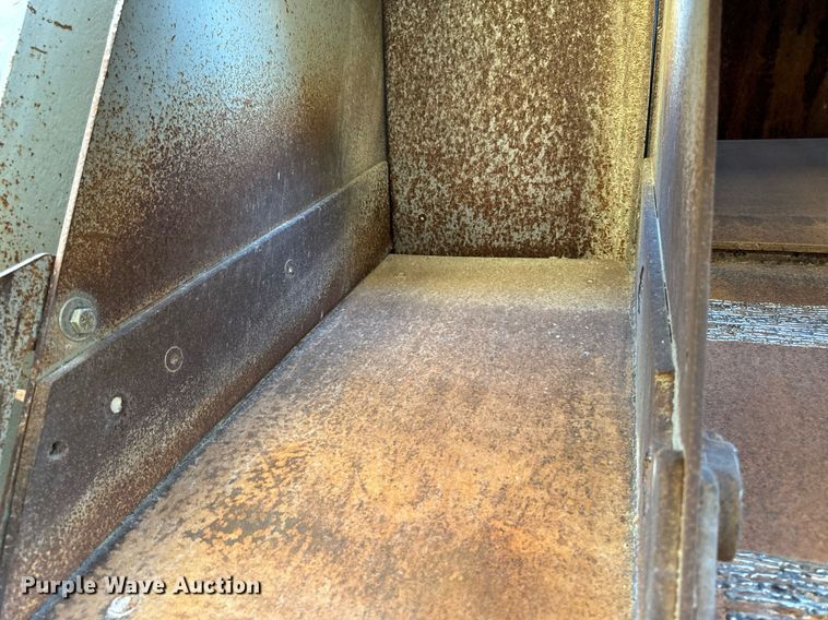 image for item DW2365 1995 CedarRapids Super 72 crusher