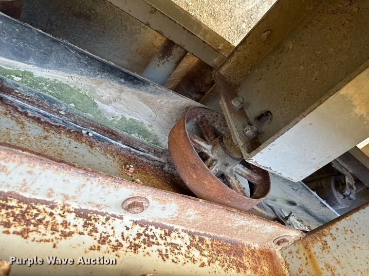 image for item DW2365 1995 CedarRapids Super 72 crusher