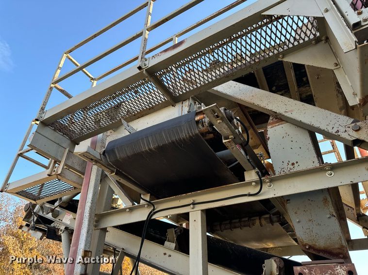 image for item DW2365 1995 CedarRapids Super 72 crusher