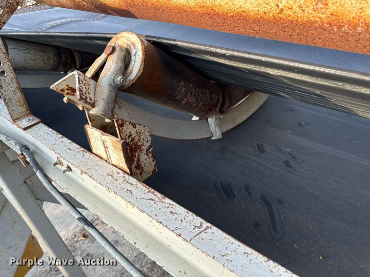 image for item DW2365 1995 CedarRapids Super 72 crusher