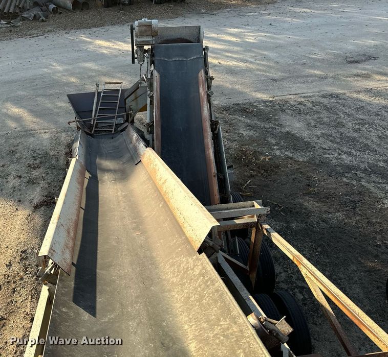 image for item DW2365 1995 CedarRapids Super 72 crusher