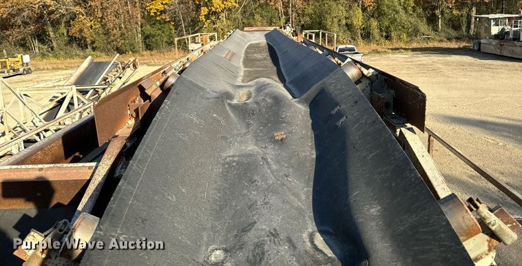 image for item DW2365 1995 CedarRapids Super 72 crusher