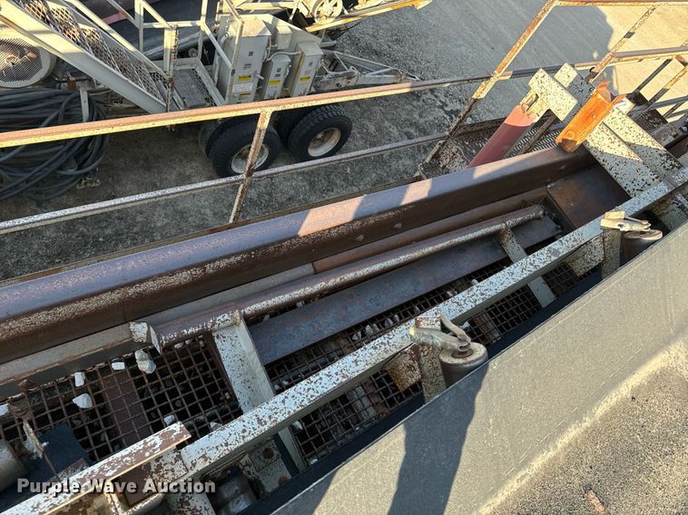 image for item DW2365 1995 CedarRapids Super 72 crusher