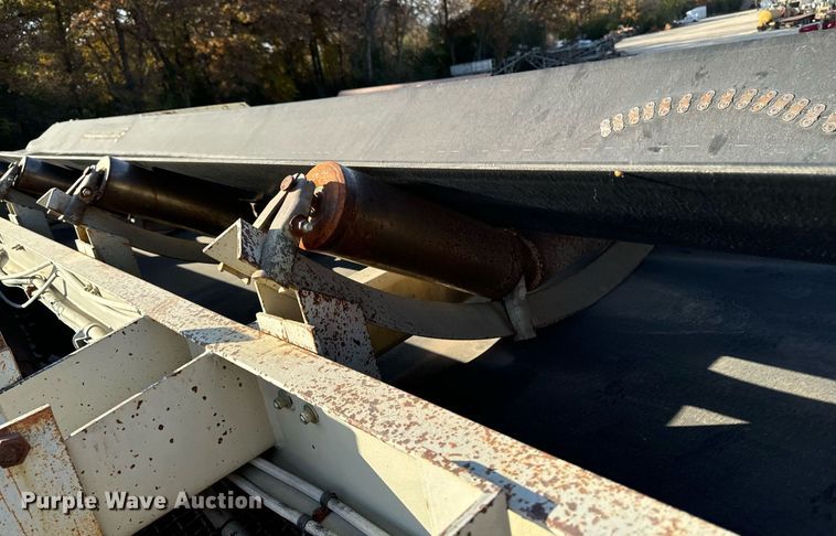 image for item DW2365 1995 CedarRapids Super 72 crusher