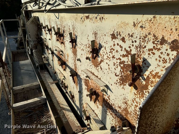 image for item DW2365 1995 CedarRapids Super 72 crusher