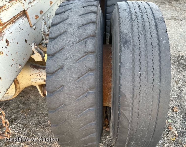 image for item DW2365 1995 CedarRapids Super 72 crusher