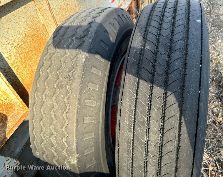 image for item DW2365 1995 CedarRapids Super 72 crusher