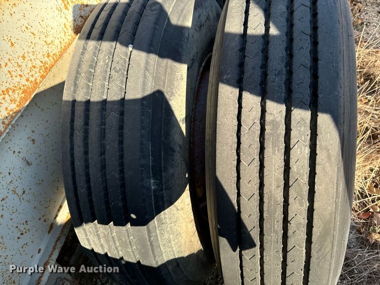 image for item DW2365 1995 CedarRapids Super 72 crusher