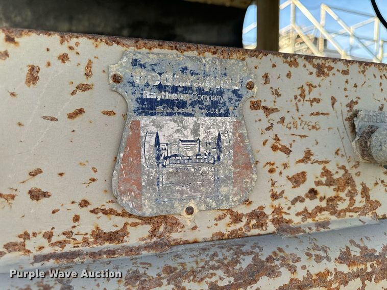 image for item DW2365 1995 CedarRapids Super 72 crusher