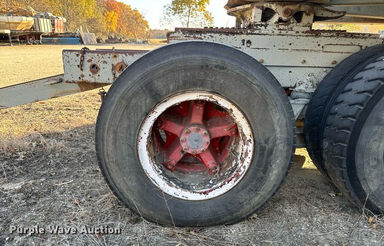 image for item DW2365 1995 CedarRapids Super 72 crusher